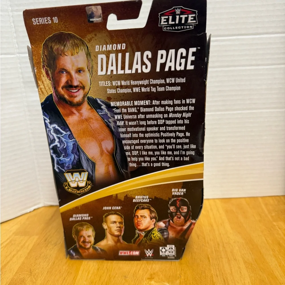 WWE Elite Series 10 Diamond Dallas Page Action Figure - Black and Gold - Picture 2 of 2